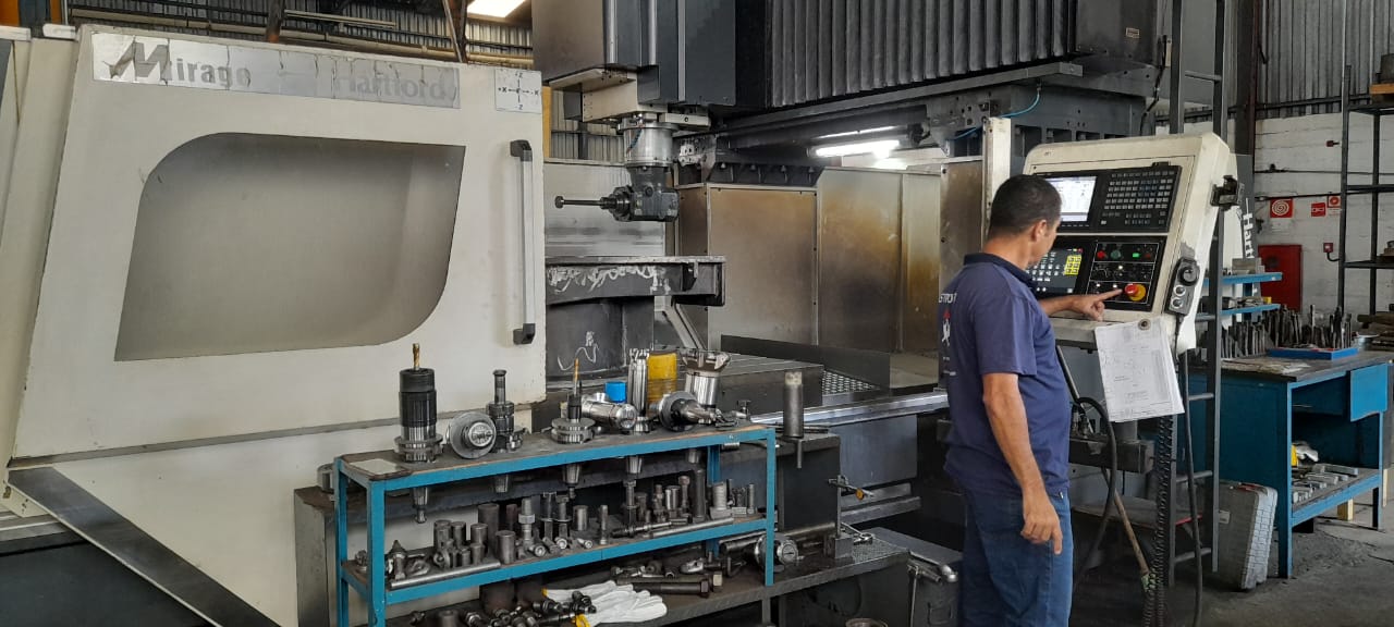 Treinamento em máquina operatriz CNC