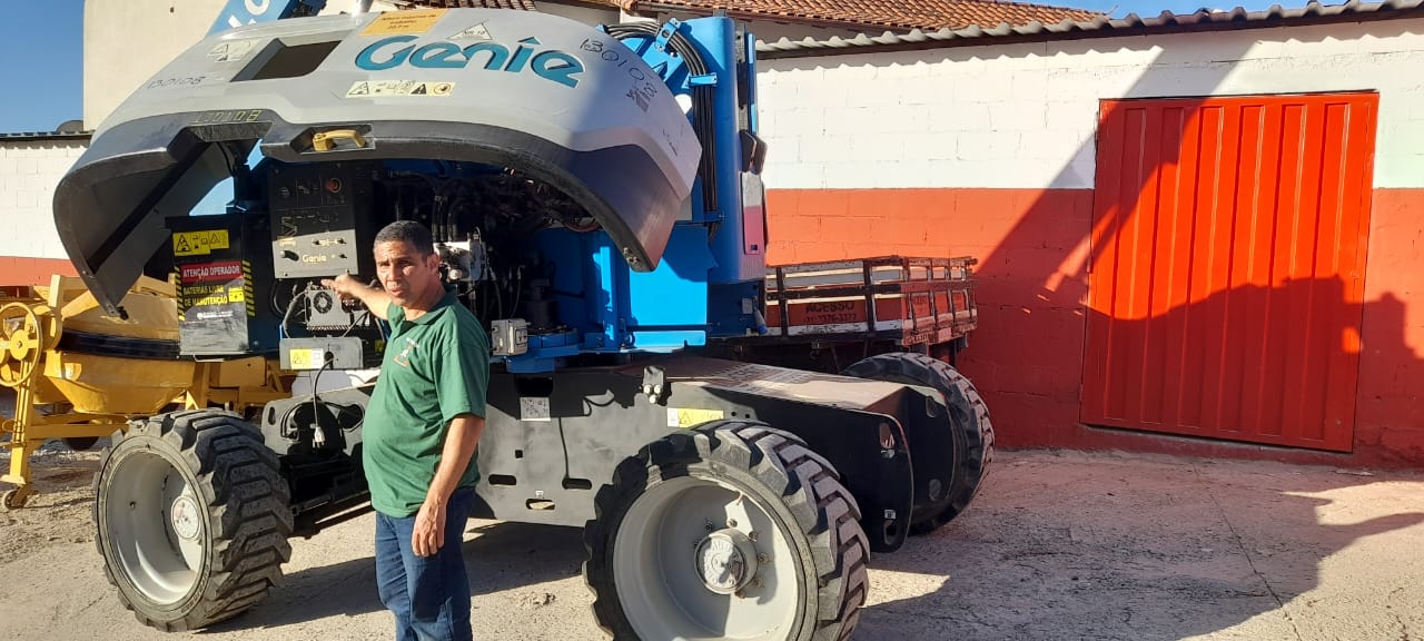 Treinamento em plataforma elevatória Genie